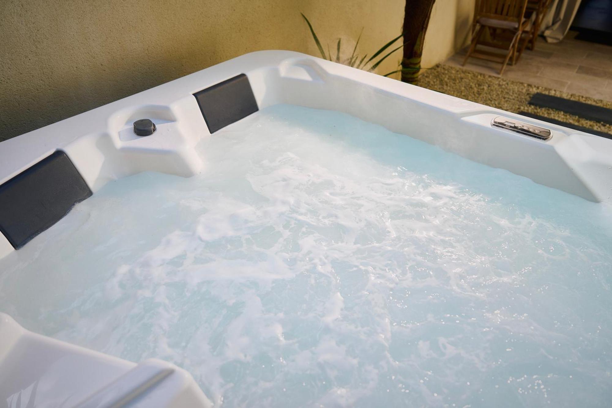 Suite Atypique - Jacuzzi Privatif En Centre Ville De Cognac Ngoại thất bức ảnh